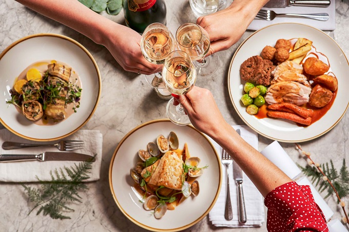 Tổ chức sinh nhật cho nhân viên