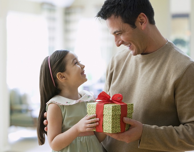 Gợi ý 10 món quà sinh nhật cho bé gái 1 tuổi đáng yêu và ý nghĩa