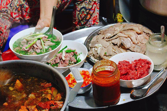 Phở là đặc sản Hà Nội nổi tiếng biết bao đời nay của người dân Thủ Đô