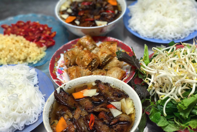 Món ngon bún chả nổi tiếng biết bao đời nay ở Hà Nội