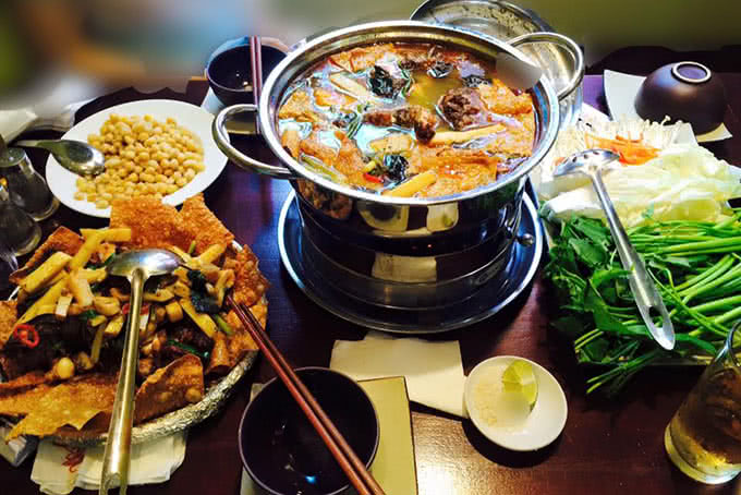 nha hang 24h xom 21a phan boi chau