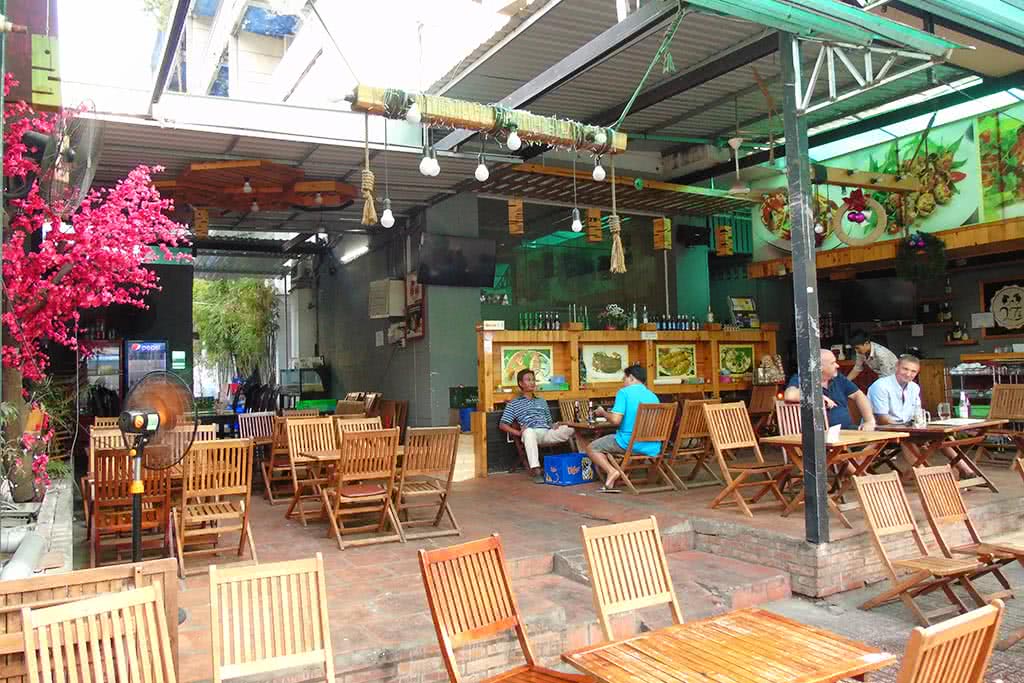 2 tí quán 11 võ văn tần không gian 1