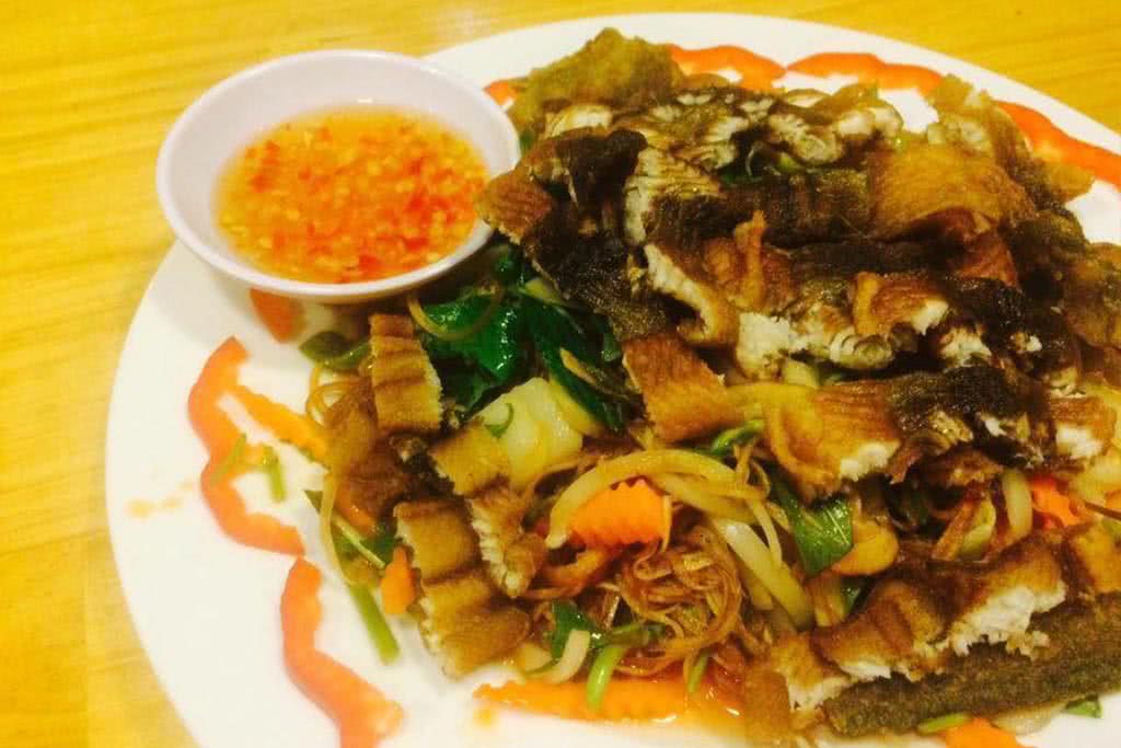 2 tí quán 11 võ văn tần món ăn 1