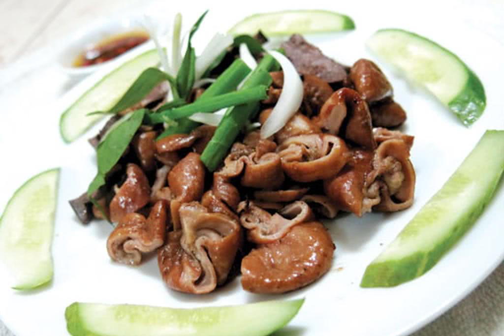 2 tí quán 11 võ văn tần món ăn 1