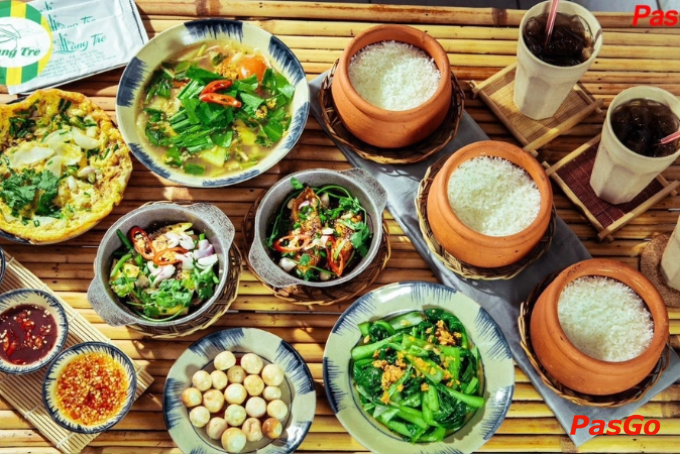 Cơm niêu dẻo thơm cùng các món ăn dân dã tại quán cơm ngon Phan Văn Trị