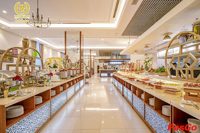 Không gian buffet sang trọng tại Sao Bắc Đẩu – Tân Sơn Nhất Hotel.