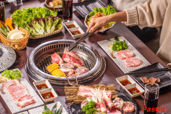 Set nướng Nhật Bản bày trí đẹp mắt tại Tasaki BBQ - nhà hàng ở Aeon Bình Tân 