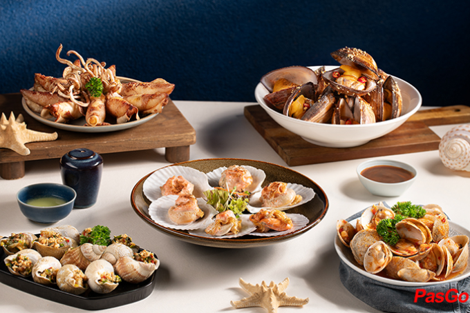 Buffet hải sản phong phú tươi ngon tại nhà hàng Blue Bay trong Aeon Bình Tân