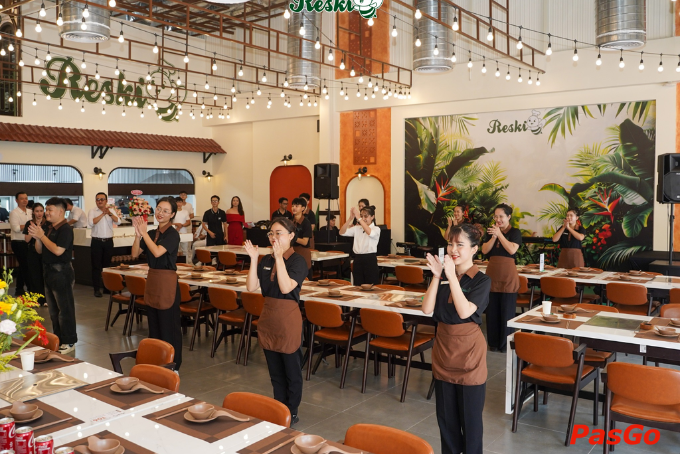 Kh&ocirc;ng gian sang trọng v&agrave; tiện nghi tại Reski Hotpot 