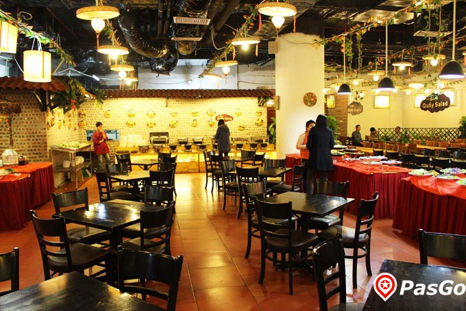 nhà hàng buffet vườn royal city 11