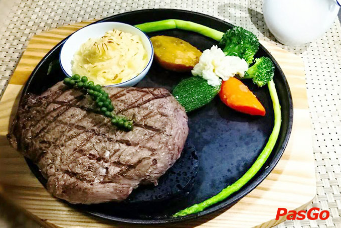 HL’S Restaurant -  Wine & Steak – Nguyễn Khánh Toàn -1