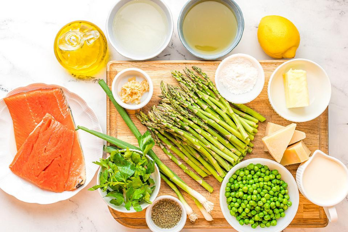 Cá hồi sốt kem rượu vang trắng