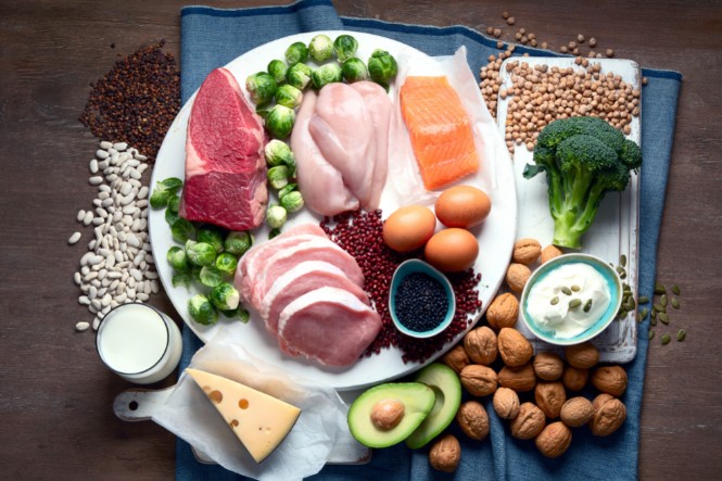 Thực đơn ăn kiêng cữ rời mỡ bụng cần phải có đầy đủ lượng protein