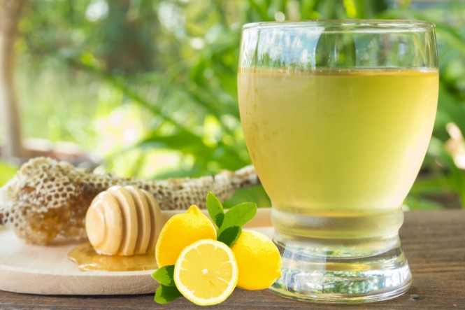 Lợi ích bất ngờ khi bạn uống nước chanh mỗi ngày