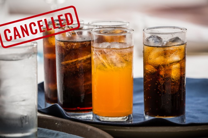 Bị tiêu chảy không nên uống nước ngọt có ga