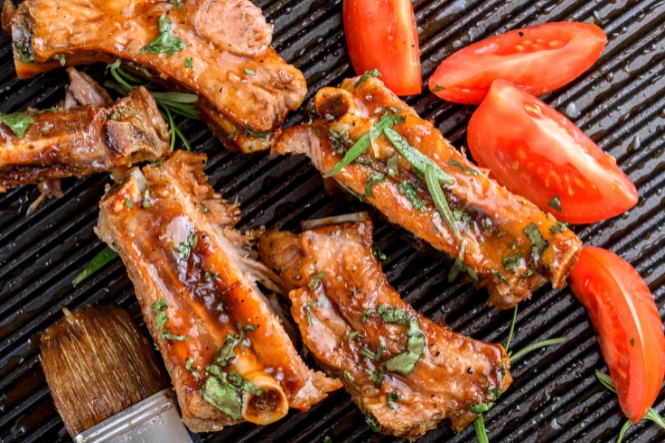 Món ngon với thịt lợn: Sườn nướng