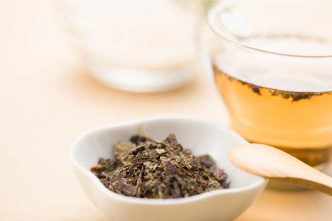 Cách làm nước tía tô uống đẹp da: Tía tô phơi khô