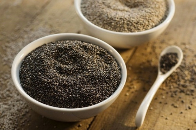 Cách uống hạt chia đẹp da: Lựa chọn hạt chia bạn thích
