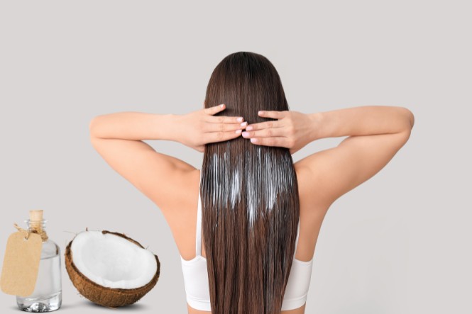 Dầu dừa có tác dụng gì cho tóc: Giúp tóc bóng mượt