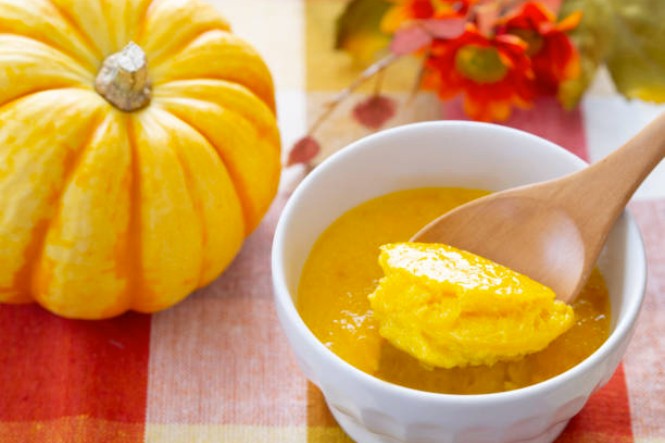 Bữa phụ cho bé 8 tháng: Flan bí đỏ