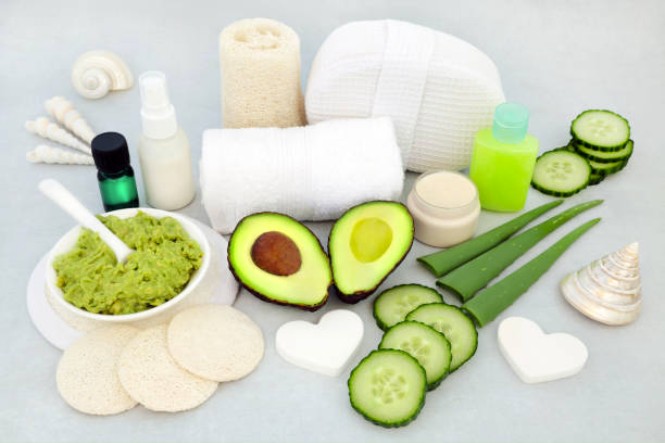 Cách làm nha đam đắp mặt trắng da với quả bơ