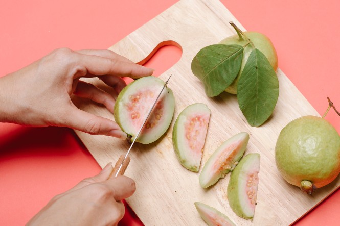 Ăn ổi có giảm cân không: Nên ăn trực tiếp