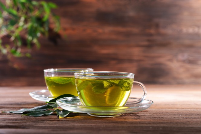Trà xanh là nước uống tốt cho gan