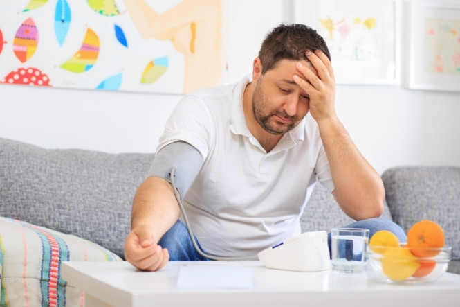 Người bị huyết áp thấp không nên sử dụng cần tây mật ong