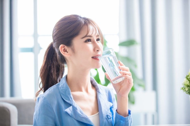 Khung thời gian uống nước để da đẹp vào buổi chiều