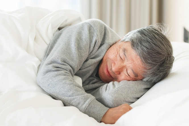 Táo đỏ ngâm mật ong có tác dụng gì: Ngủ ngon hơn