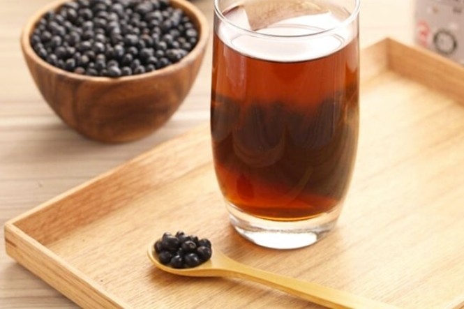 Mỗi ngày chỉ nên uống 1 cốc nước đậu đen