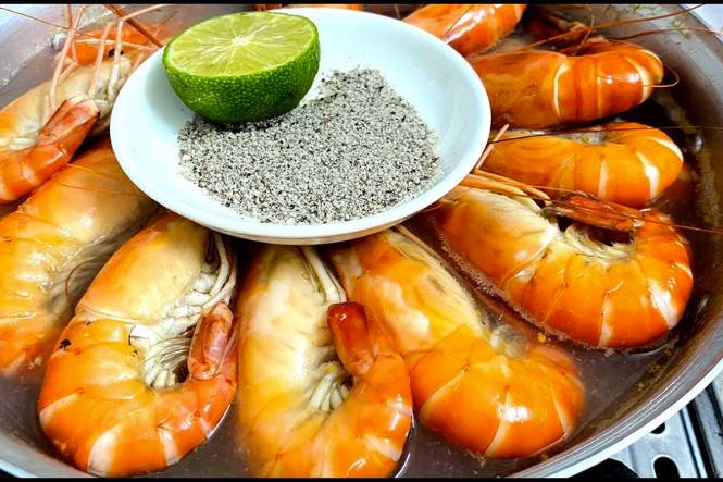 Món tôm hấp nước dừa thơm ngon