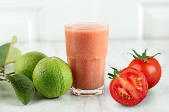 Nước ép cà chua và ổi lạ miệng