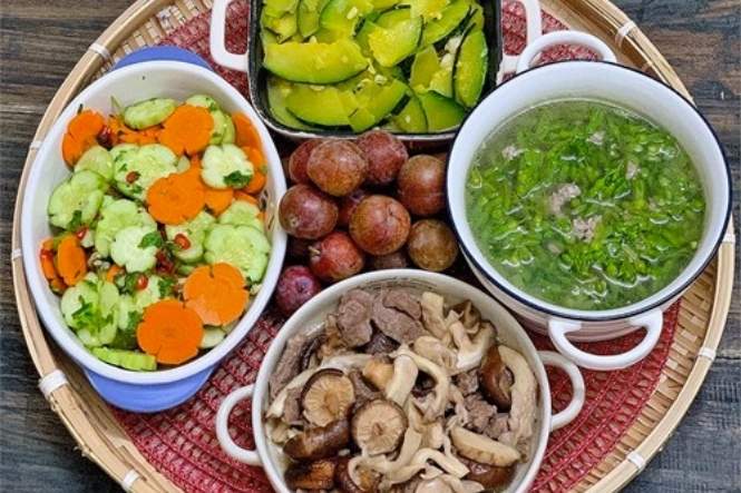 Mách bạn thực đơn cơm gia đình ngày 25