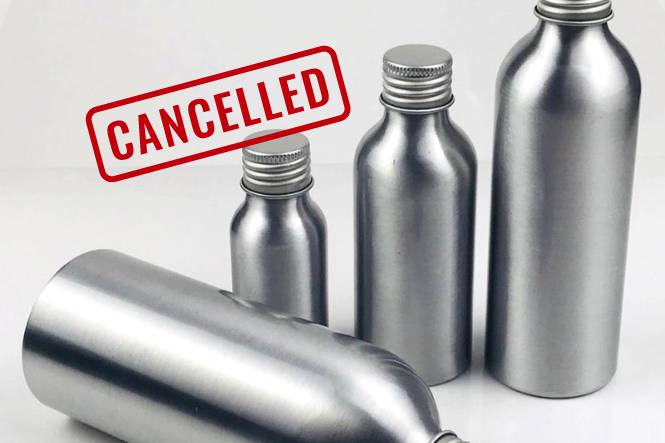 Không đựng mật ong trong đồ kim loại