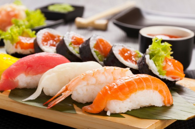 Nên lựa chọn các nhà hàng Nhật cao cấp để ăn sushi, sashimi