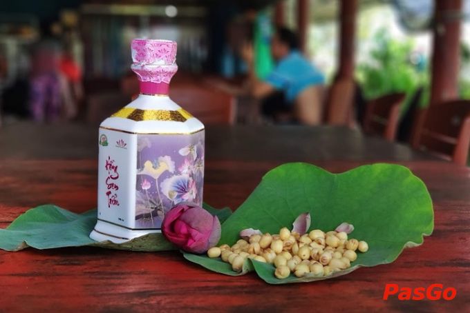Rượu sen – Đặc sản Đồng Tháp làm quà được du khách yêu thích