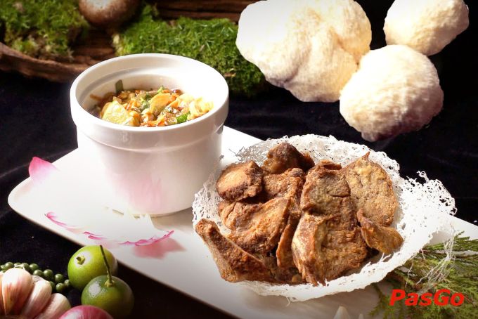Buffet chay Trần Hưng Đạo với không gian sang trọng và yên tĩnh