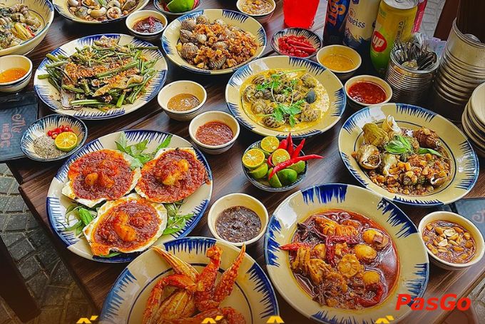 Mợ Mê Ốc - Quán nhậu Trần Hưng Đạo đông khách mỗi tối