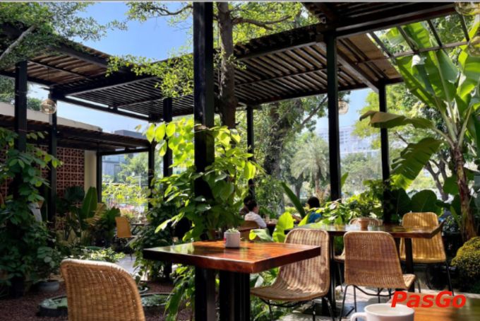 Không gian xanh tại quán chay An Phú Mỹ Hưng