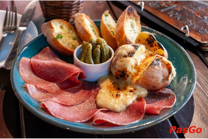 Mr Craft – Quán nướng kèm bia thủ công gần đường Nguyễn Thị Thập