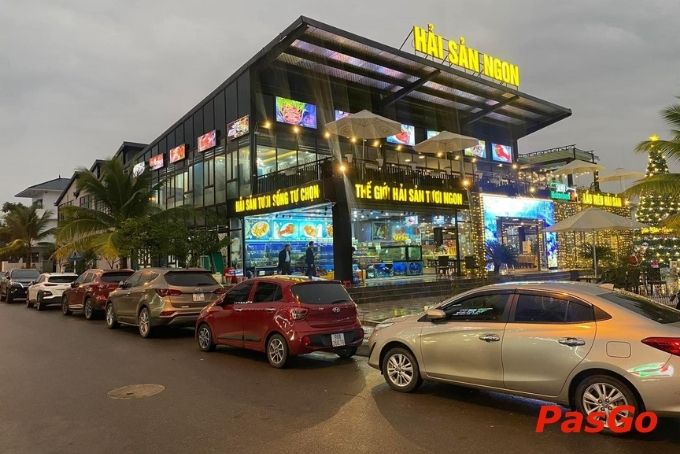 Chỗ để xe rộng rãi