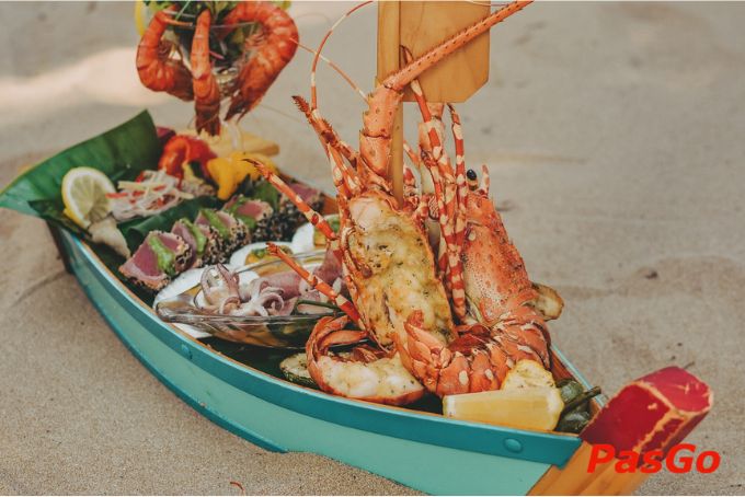 Nhà hàng ngon Phú Quốc với món ăn được trang trí tỉ mỉ