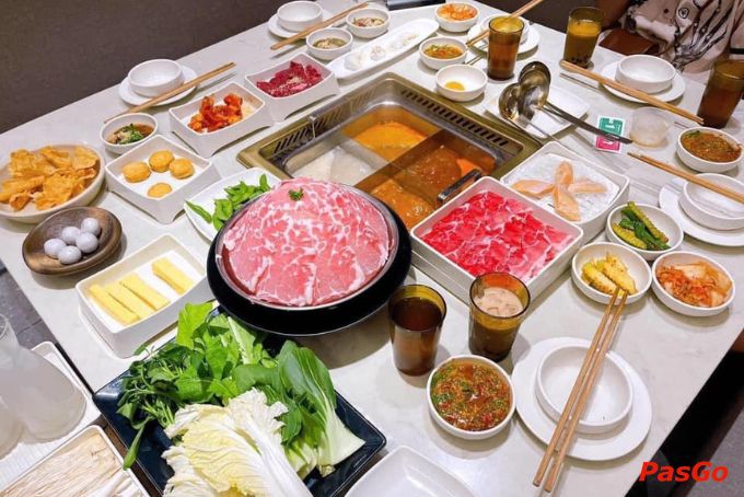 Say mê hương vị nước cốt lẩu Đài Loan cùng thịt bò tươi ngon tại Manwah