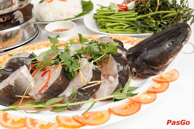 Khám phá ẩm thực địa phương tại Phố Việt