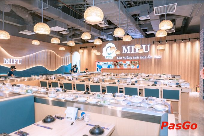 Trải nghiệm lẩu băng chuyền ấn tượng tại nhà hàng ở Điện Biên Phủ