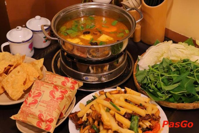 Nồi lẩu bò ba toa tại Tùng Sing - Quán nhậu khu Tây Hồ ngon nổi tiếng