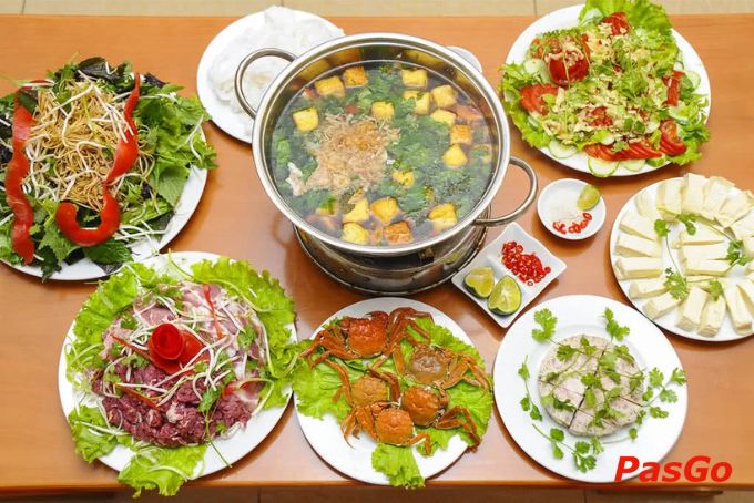 Bàn tiệc hải sản hấp dẫn tại Sơn Ca