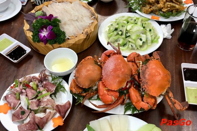 Thực đơn hấp dẫn tại Hải Sản Biển Đông