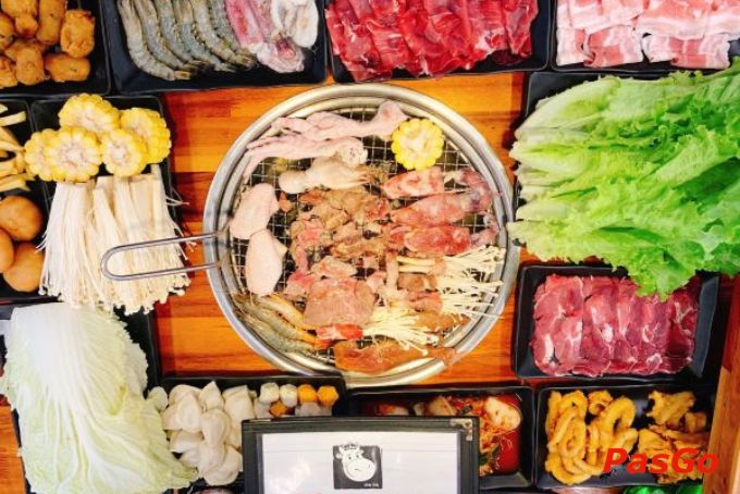 Nhâm nhi nồi lẩu nóng hổi tại Wang Wang